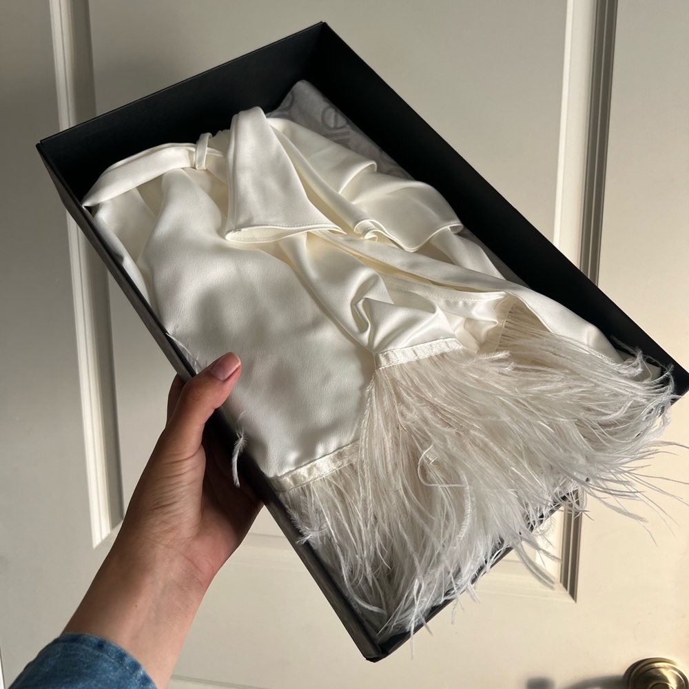 Feather Robe - Picture 8 of 13